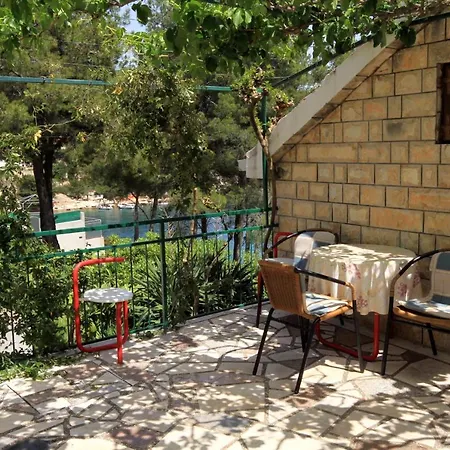 Apartment By The Sea Basina, Hvar - 542 Vrbanj